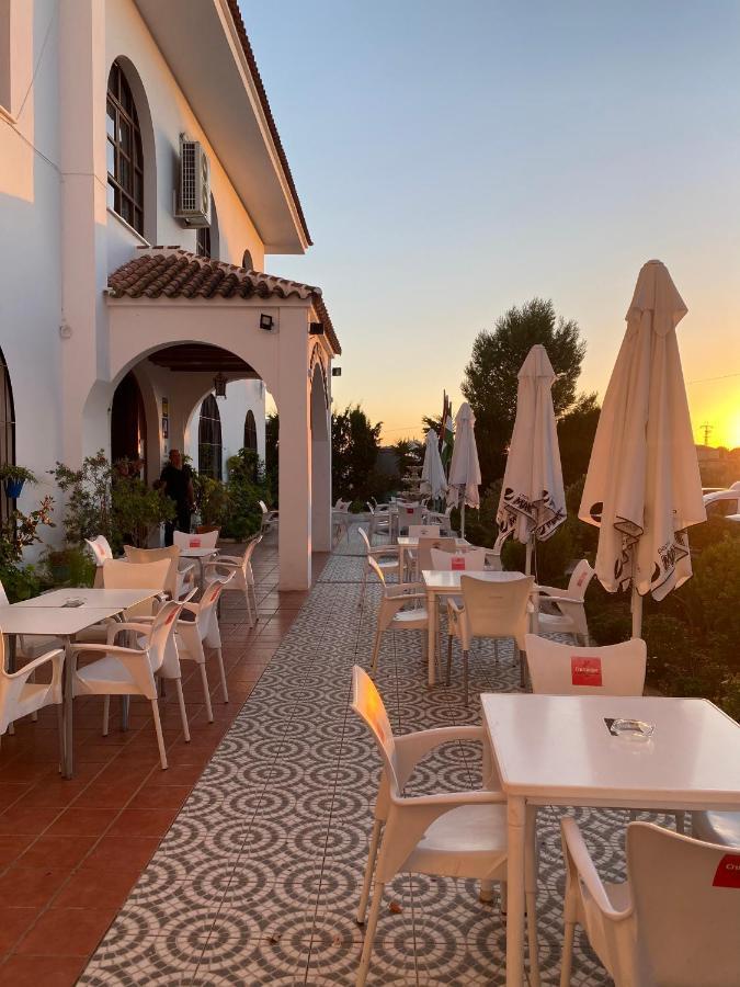 Hotel Meson Fuente Del Pino Ольвера Екстер'єр фото